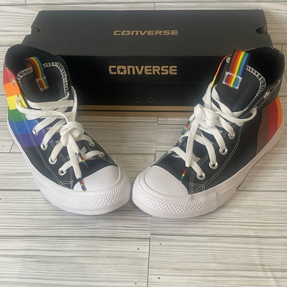 ✨Converse✨ Pride Theme Hightop - Picture 3 of 14